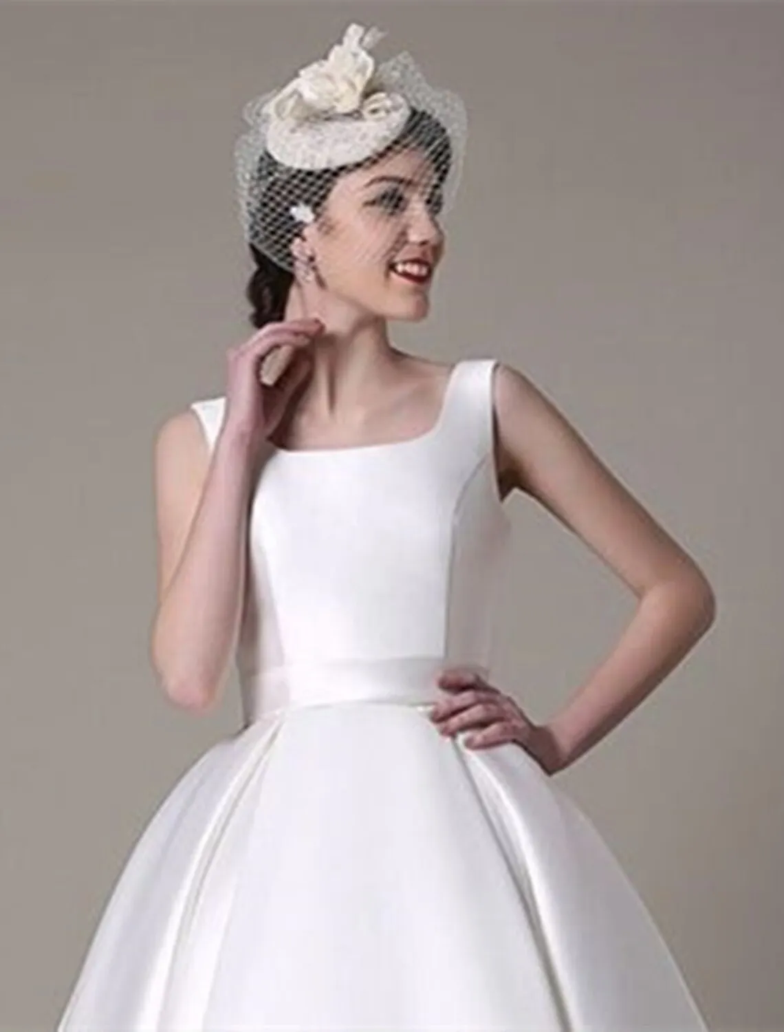 Aimishang  A-Line Cocktail Dresses Party Dress Wedding Guest Knee Length Sleeveless Square Neck Satin with Pleats